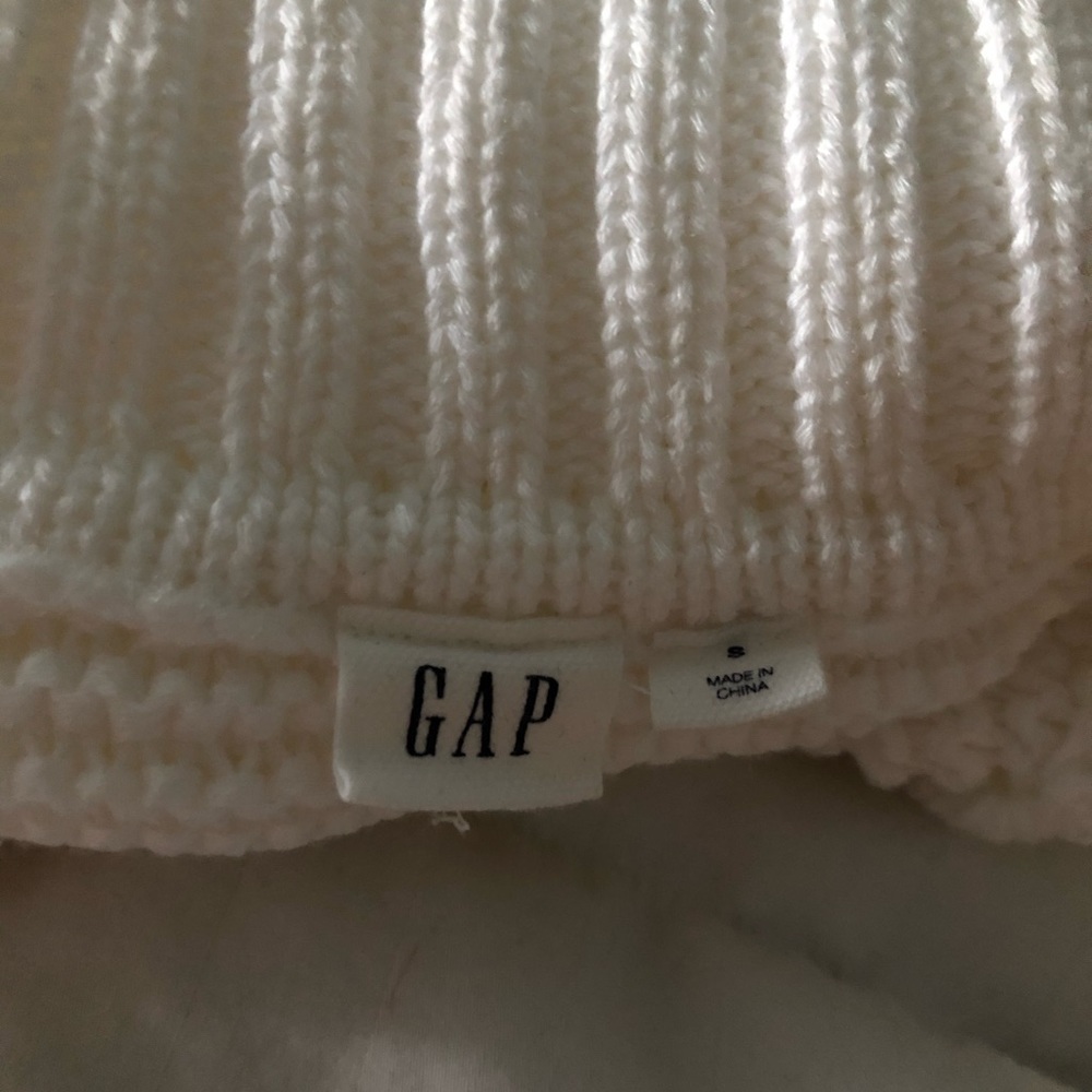 Gap Sleeveless Summer Sweater